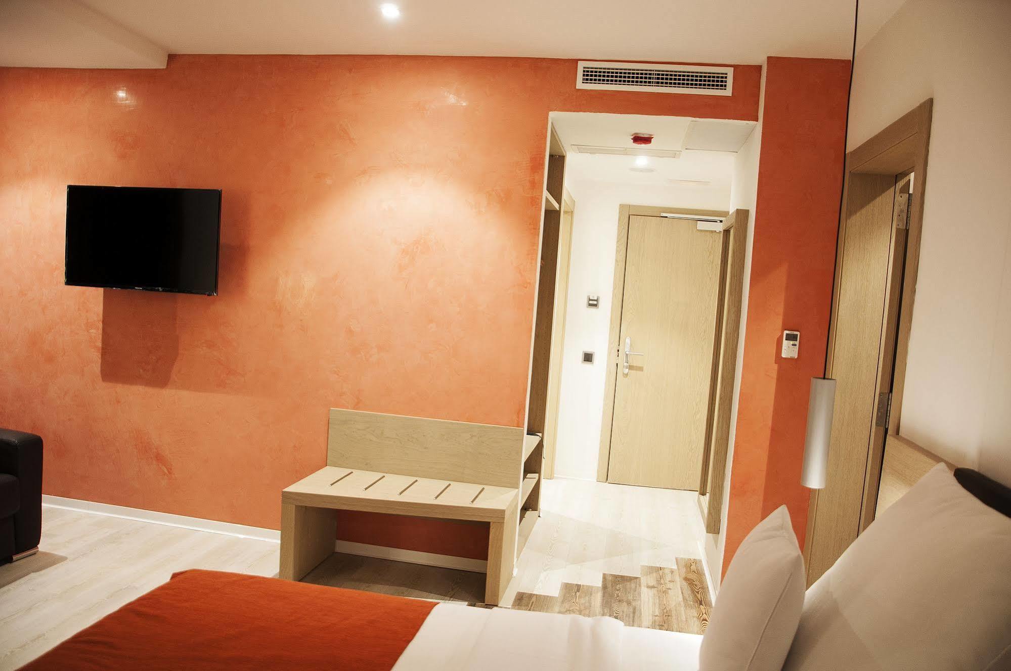 Sv Chrome Hotel Abuja Exterior foto